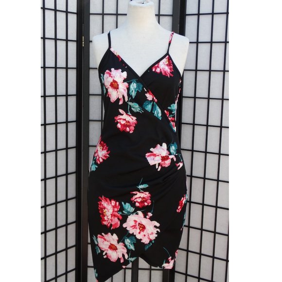 Floral Print V-Neck Cinched Size Chic Mini Dress - Picture 2 of 7